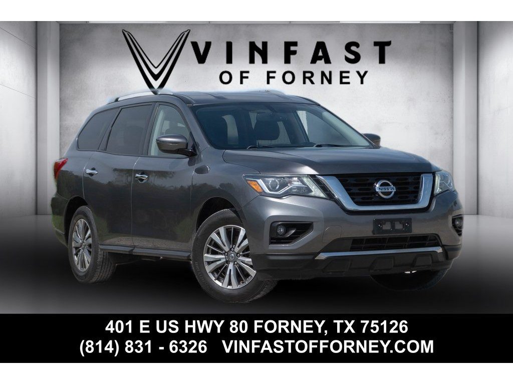 2020 Nissan Pathfinder SV's photo