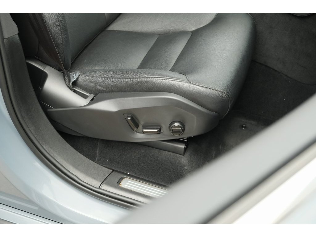 2022 Volvo XC90 T5 Momentum photo 14