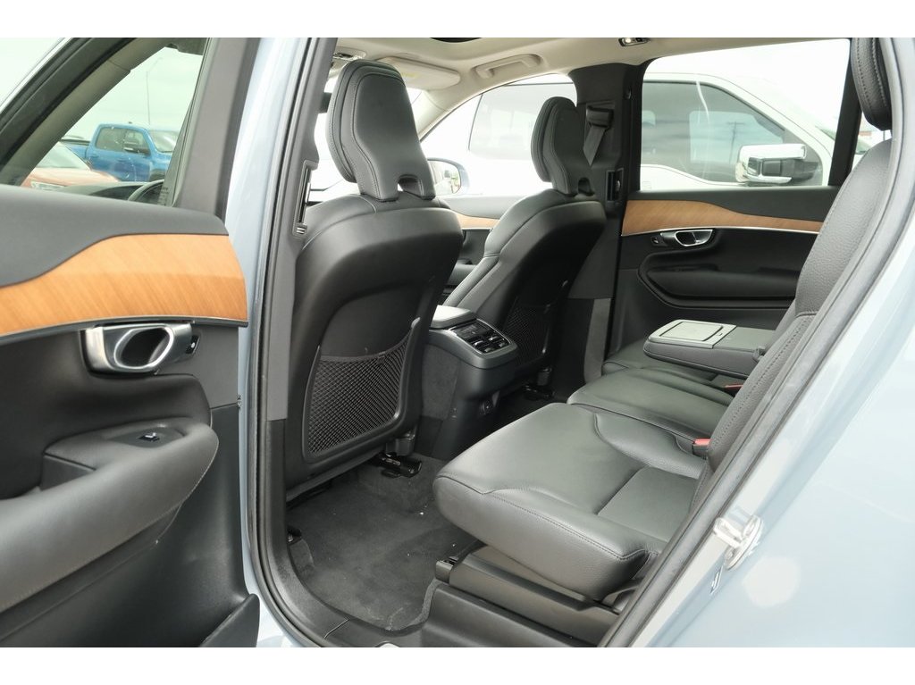 2022 Volvo XC90 T5 Momentum photo 18