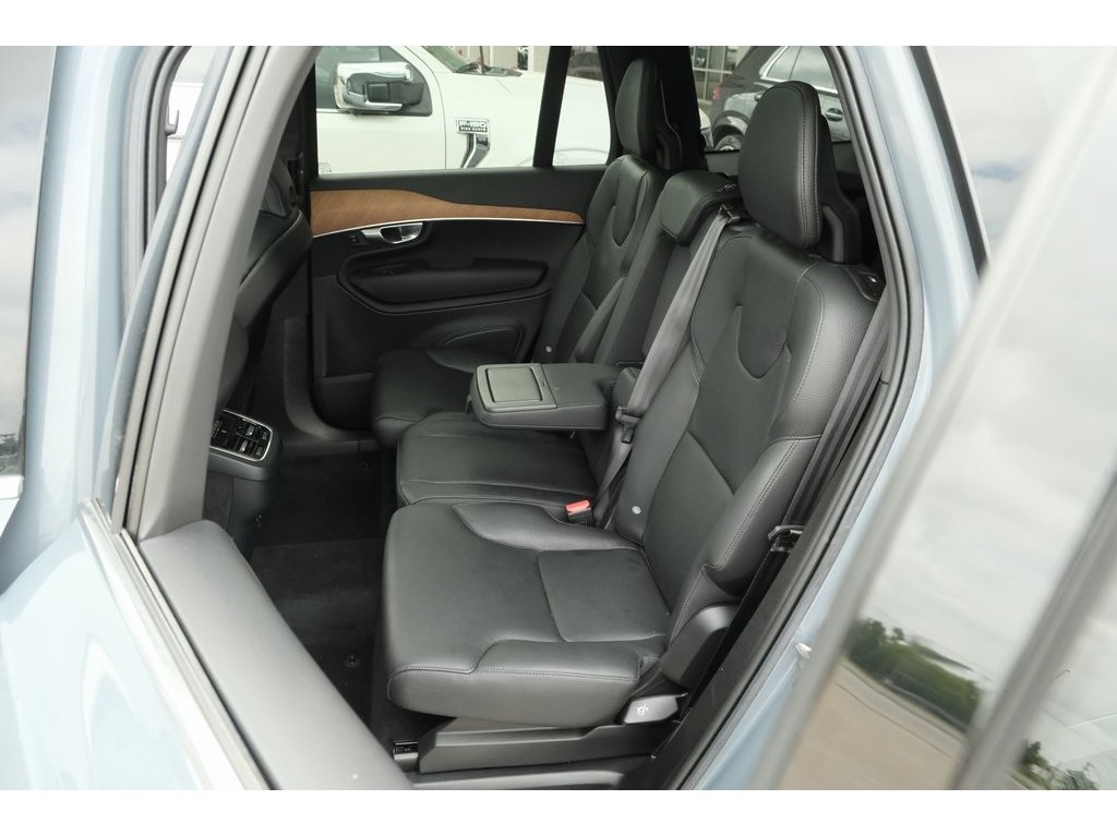 2022 Volvo XC90 T5 Momentum photo 19