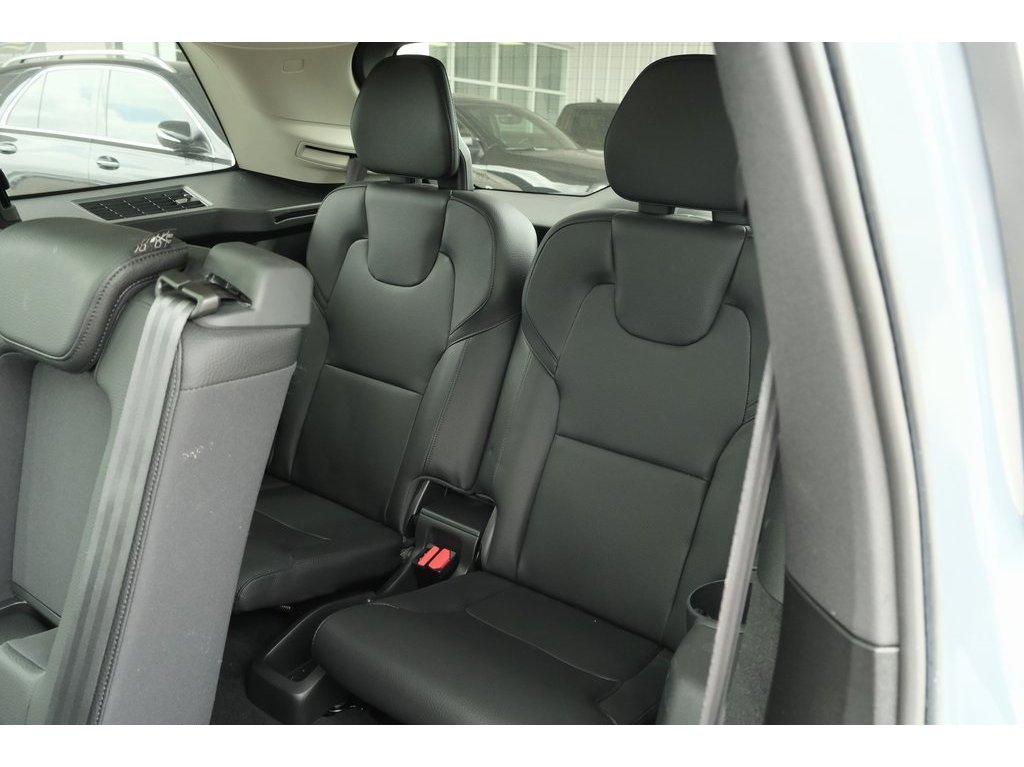 2022 Volvo XC90 T5 Momentum photo 20