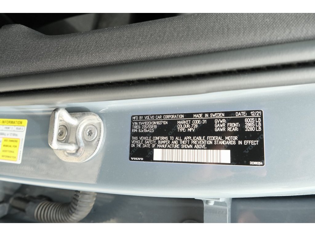 2022 Volvo XC90 T5 Momentum photo 28