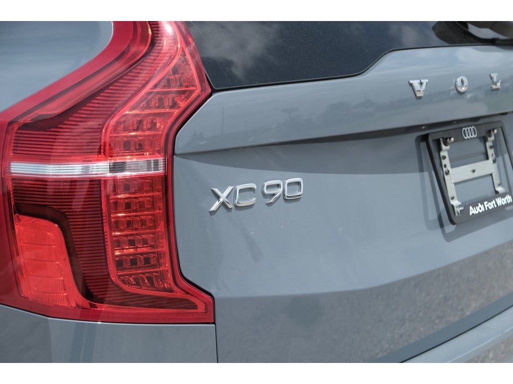 2022 Volvo XC90 T5 Momentum photo 35