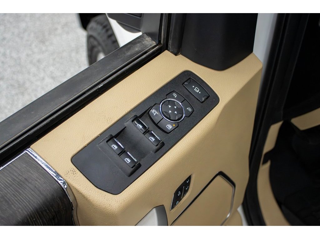 2020 Ford F-250 Lariat photo 13