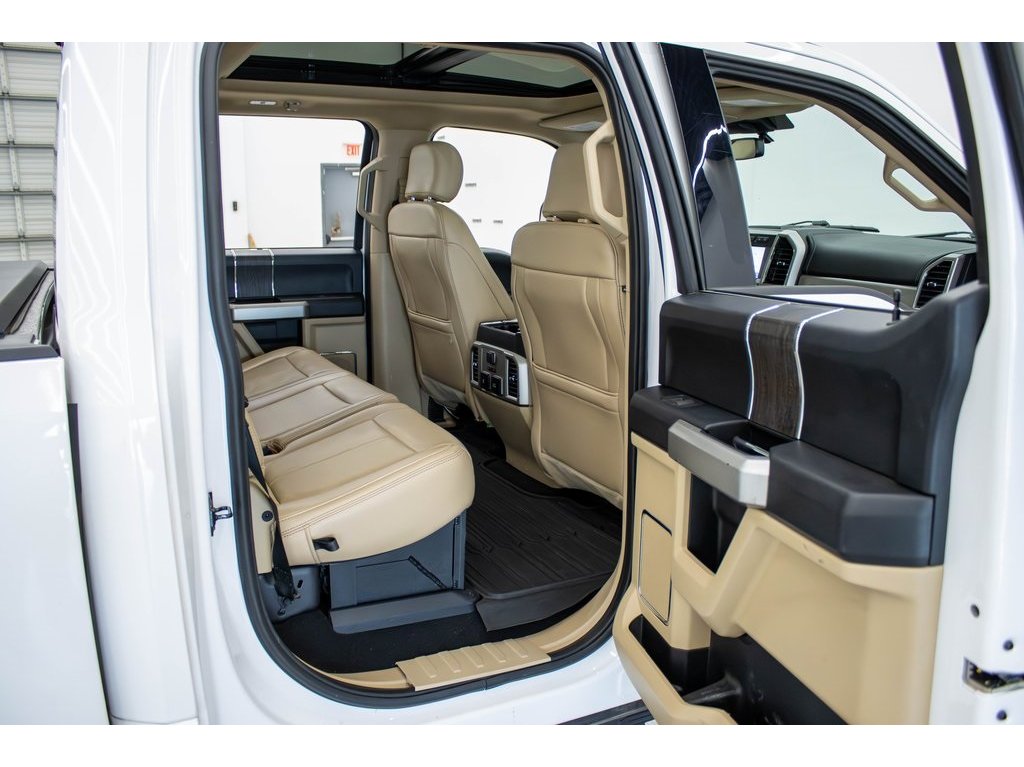 2020 Ford F-250 Lariat photo 18