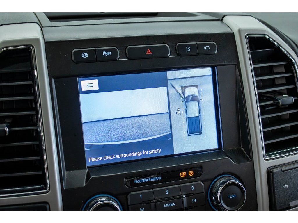 2020 Ford F-250 Lariat photo 34