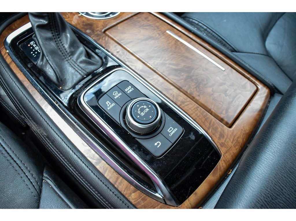 2022 Nissan Armada SL photo 28