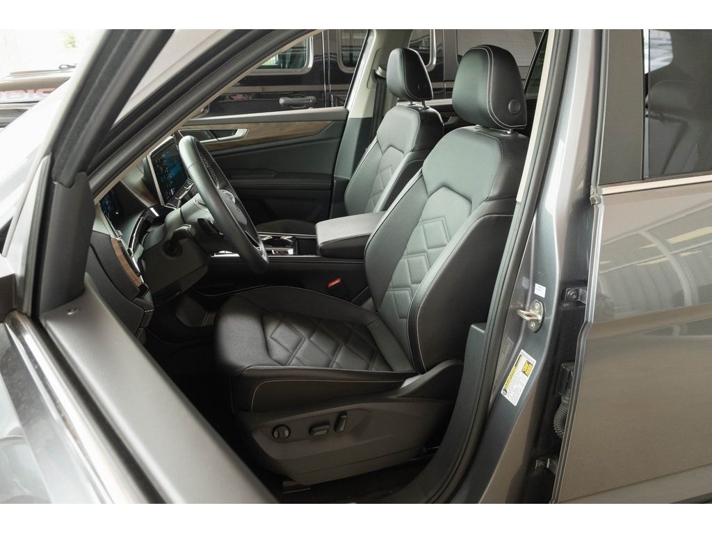 2024 Volkswagen Atlas SE Technology photo 8