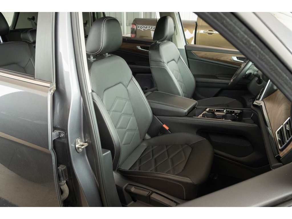 2024 Volkswagen Atlas SE Technology photo 9