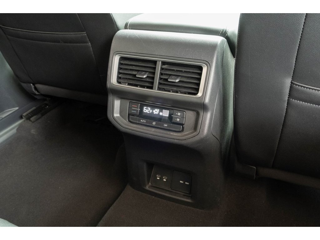2024 Volkswagen Atlas SE Technology photo 18
