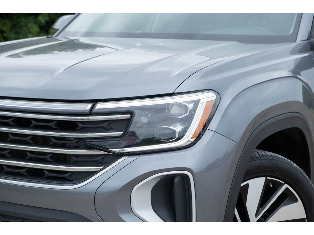 2024 Volkswagen Atlas SE Technology photo 23