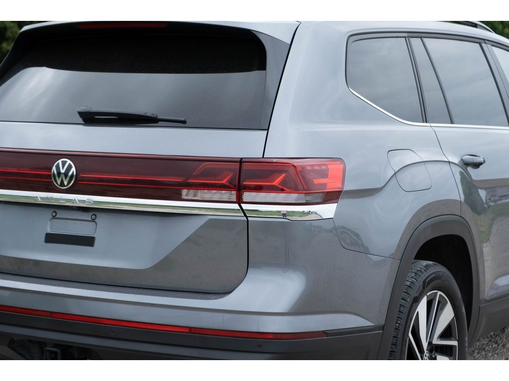 2024 Volkswagen Atlas SE Technology photo 25