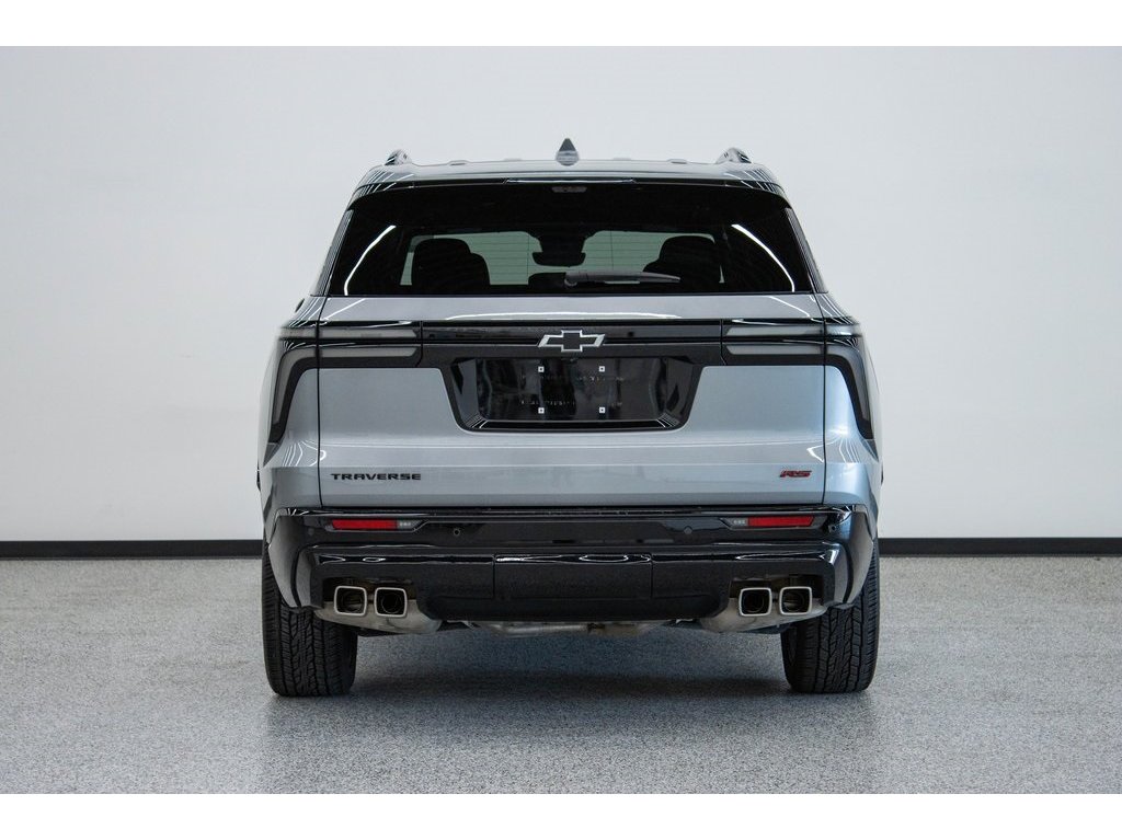 2024 Chevrolet Traverse RS photo 2
