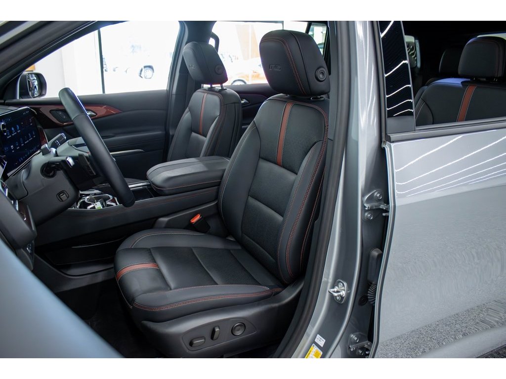 2024 Chevrolet Traverse RS photo 9