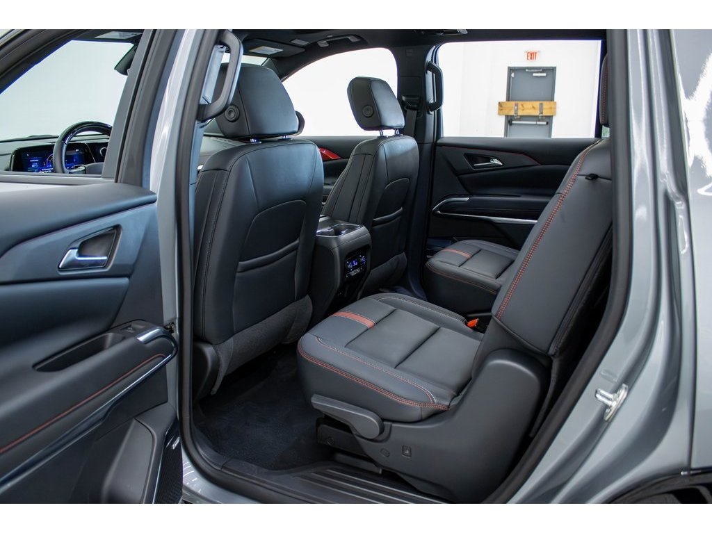 2024 Chevrolet Traverse RS photo 10