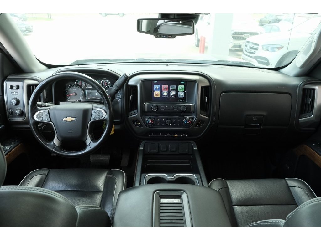 2018 Chevrolet Silverado 1500 High Country photo 2