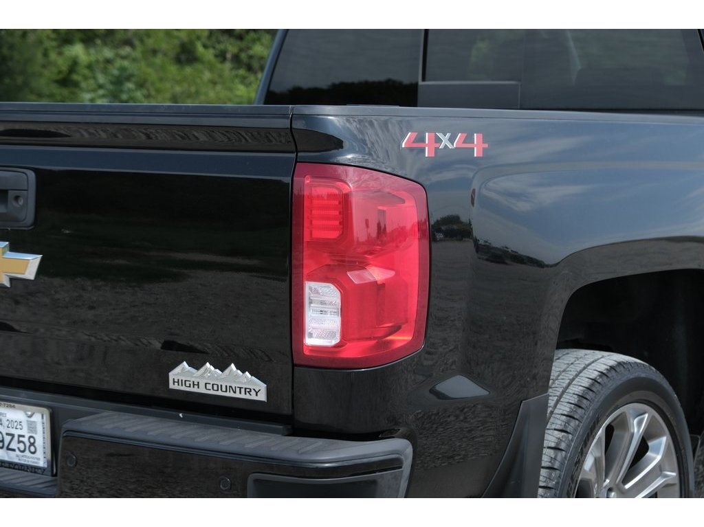 2018 Chevrolet Silverado 1500 High Country photo 35