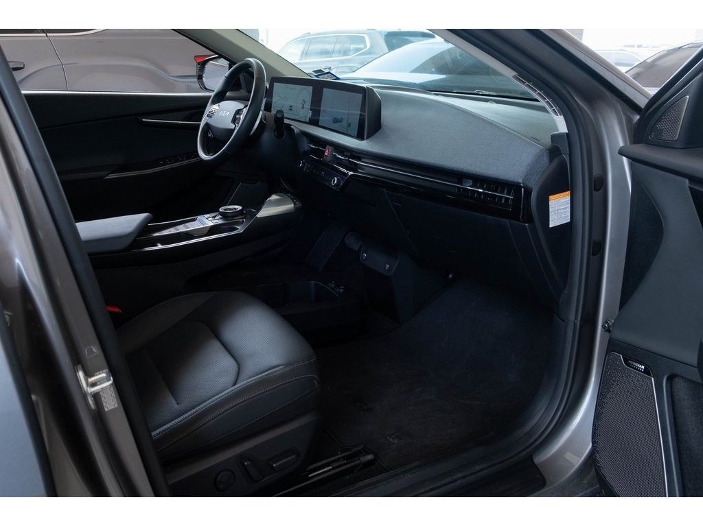 2024 Kia EV6 Wind photo 10