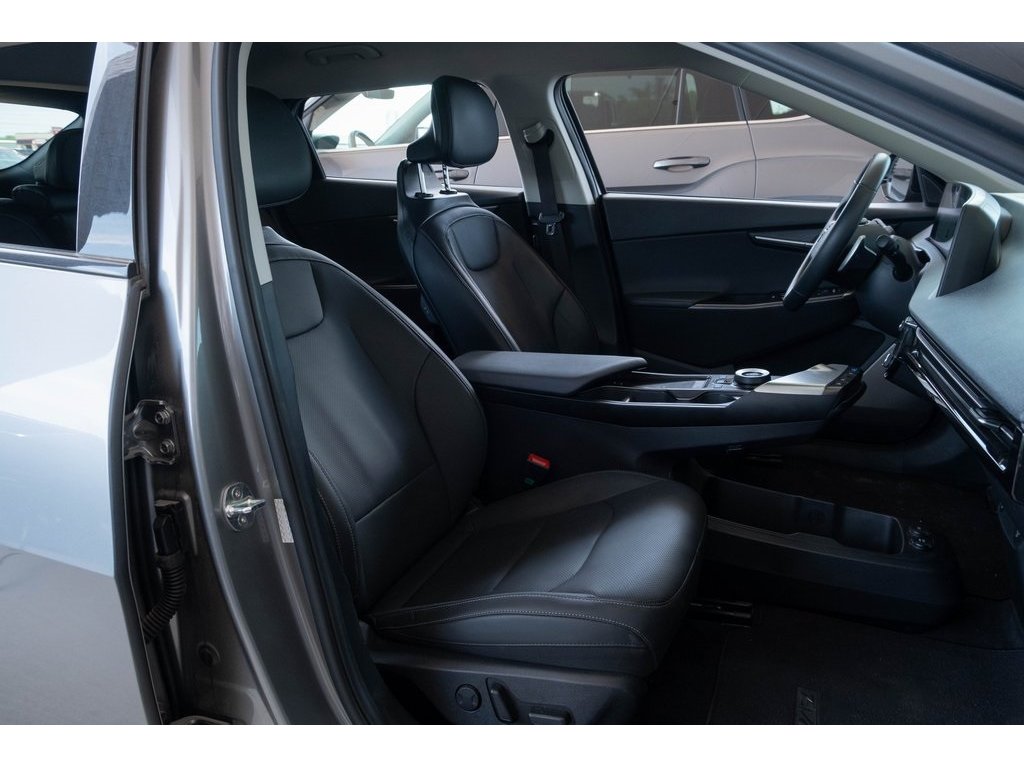 2024 Kia EV6 Wind photo 11