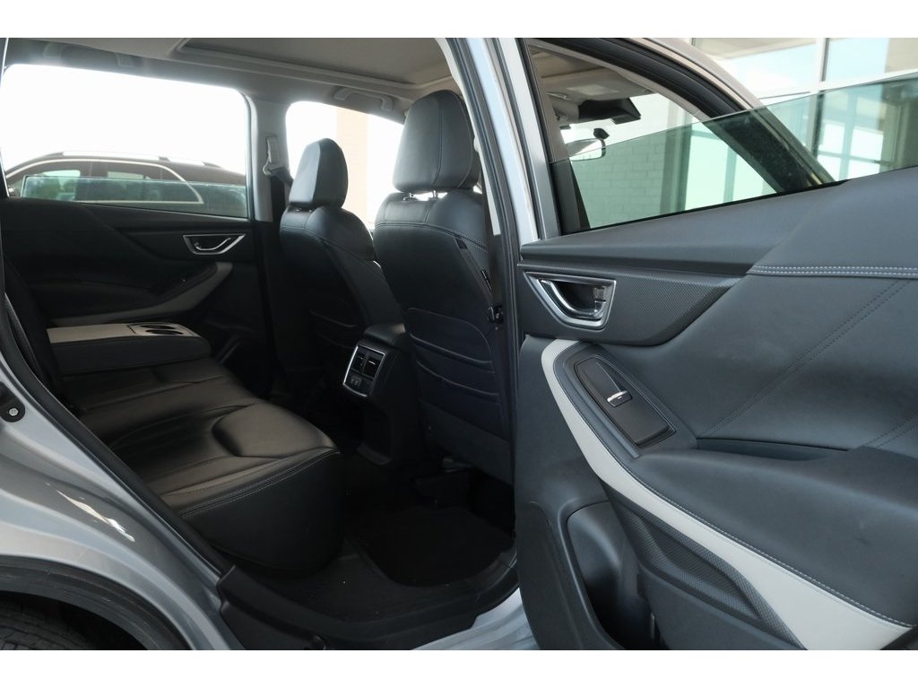 2022 Subaru Forester Limited photo 25