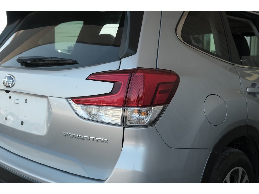 2022 Subaru Forester Limited photo 32