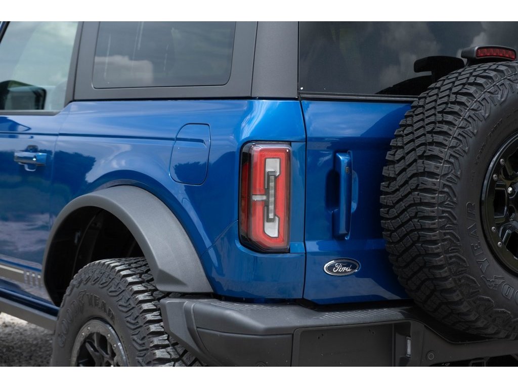 2021 Ford Bronco First Edition photo 6
