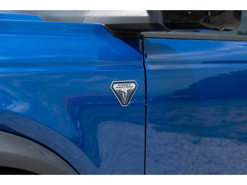 2021 Ford Bronco First Edition photo 9