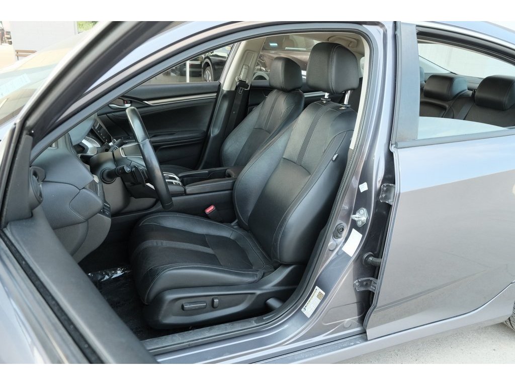 2020 Honda Civic Touring photo 16