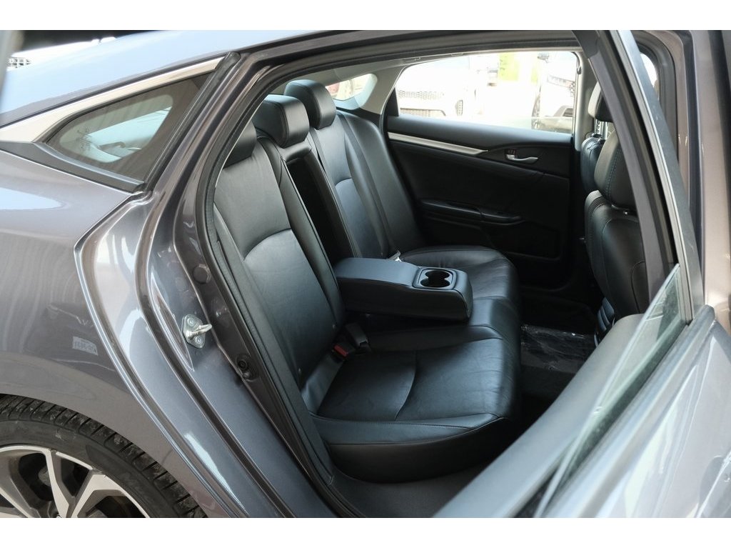 2020 Honda Civic Touring photo 25