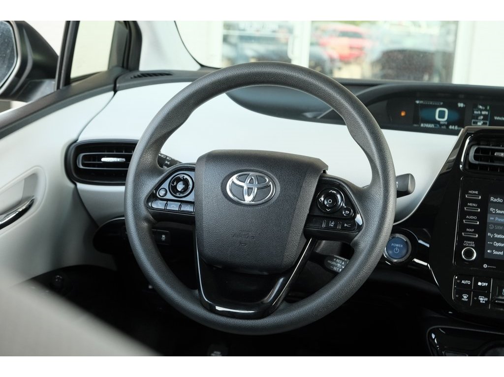 2021 Toyota Prius L photo 6