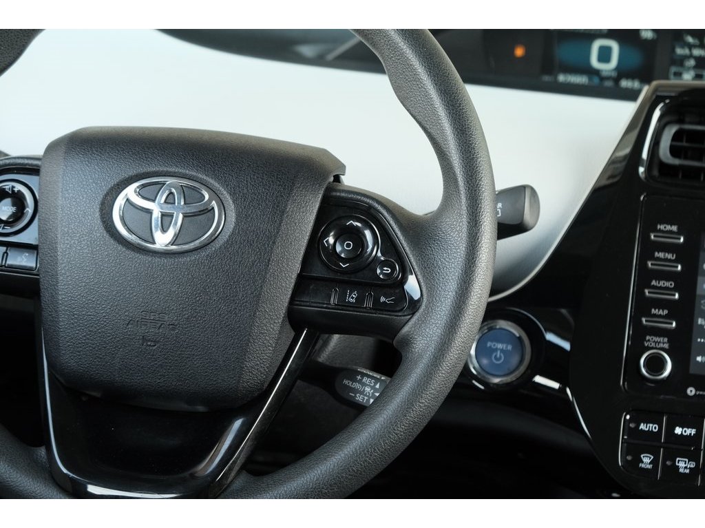 2021 Toyota Prius L photo 8