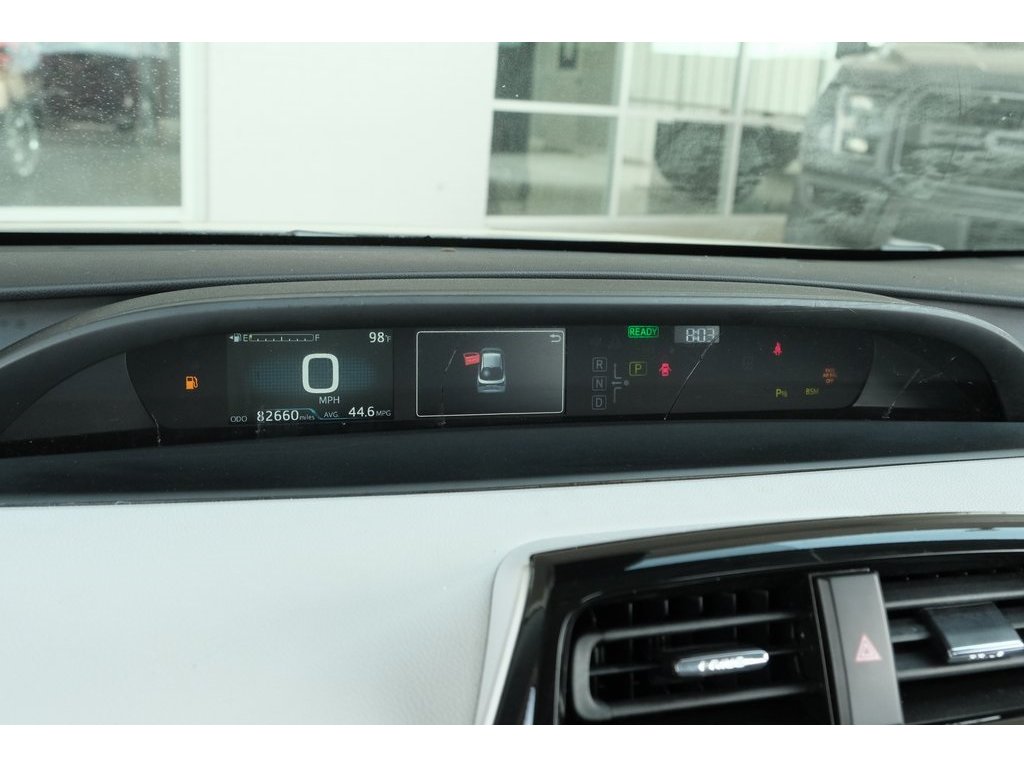 2021 Toyota Prius L photo 11