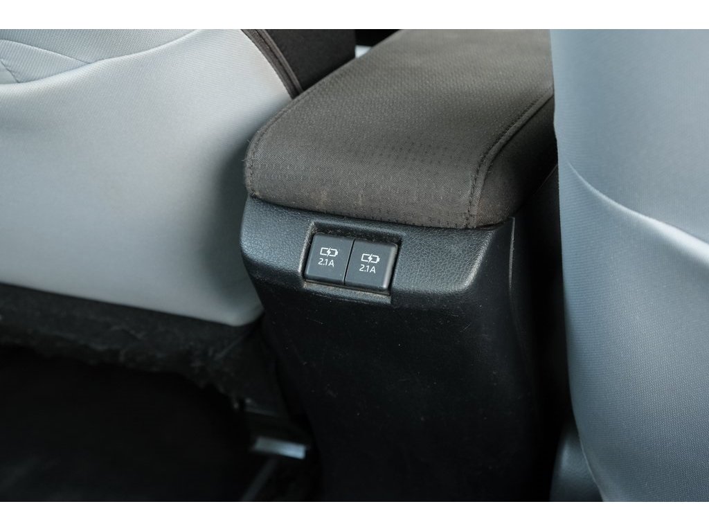 2021 Toyota Prius L photo 19