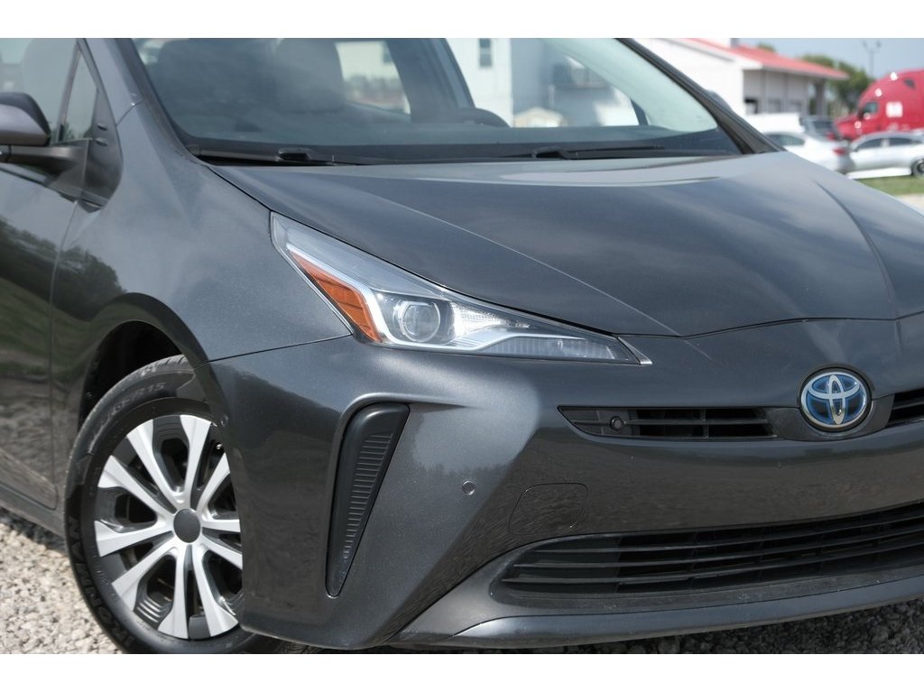 2021 Toyota Prius L photo 22