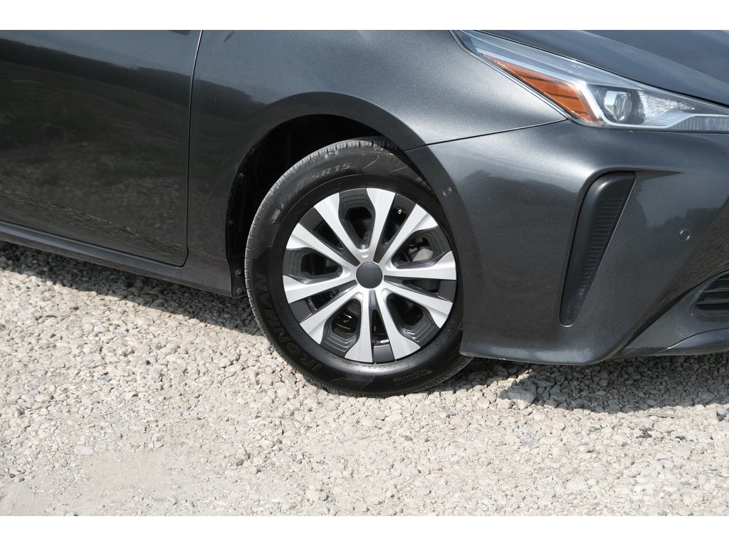 2021 Toyota Prius L photo 26