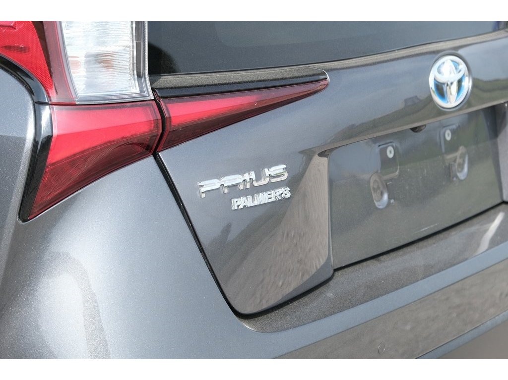 2021 Toyota Prius L photo 29