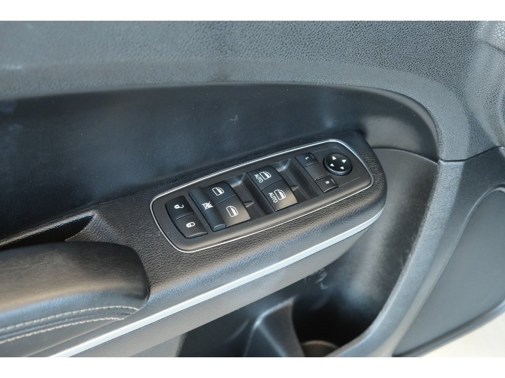 2021 Chrysler 300 S photo 4