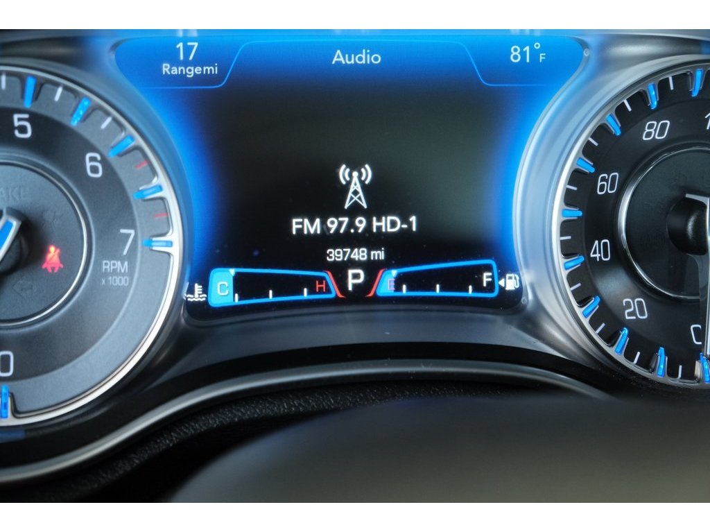 2021 Chrysler 300 S photo 10