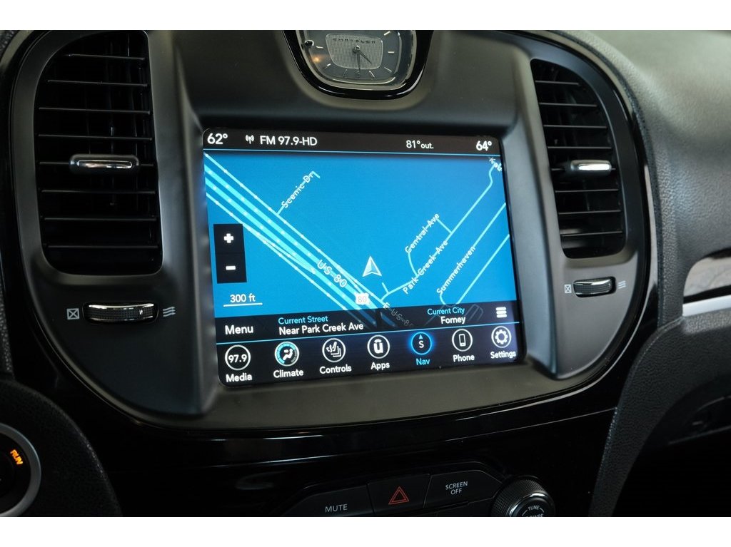 2021 Chrysler 300 S photo 19