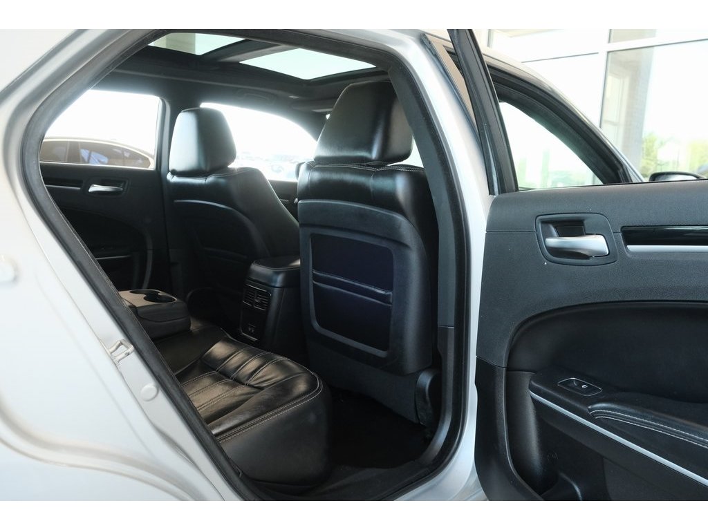 2021 Chrysler 300 S photo 23