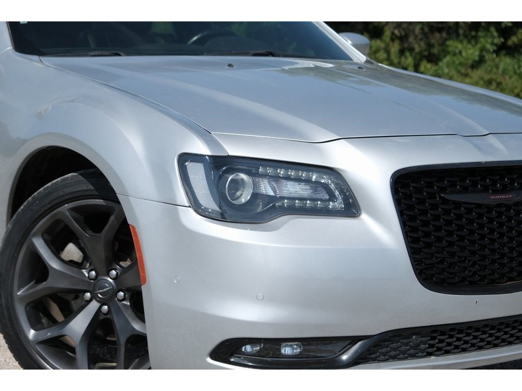 2021 Chrysler 300 S photo 27