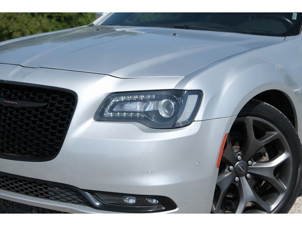 2021 Chrysler 300 S photo 28
