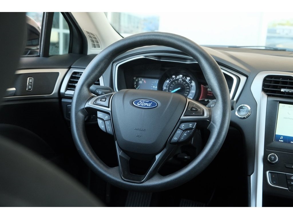 2020 Ford Fusion SE photo 7