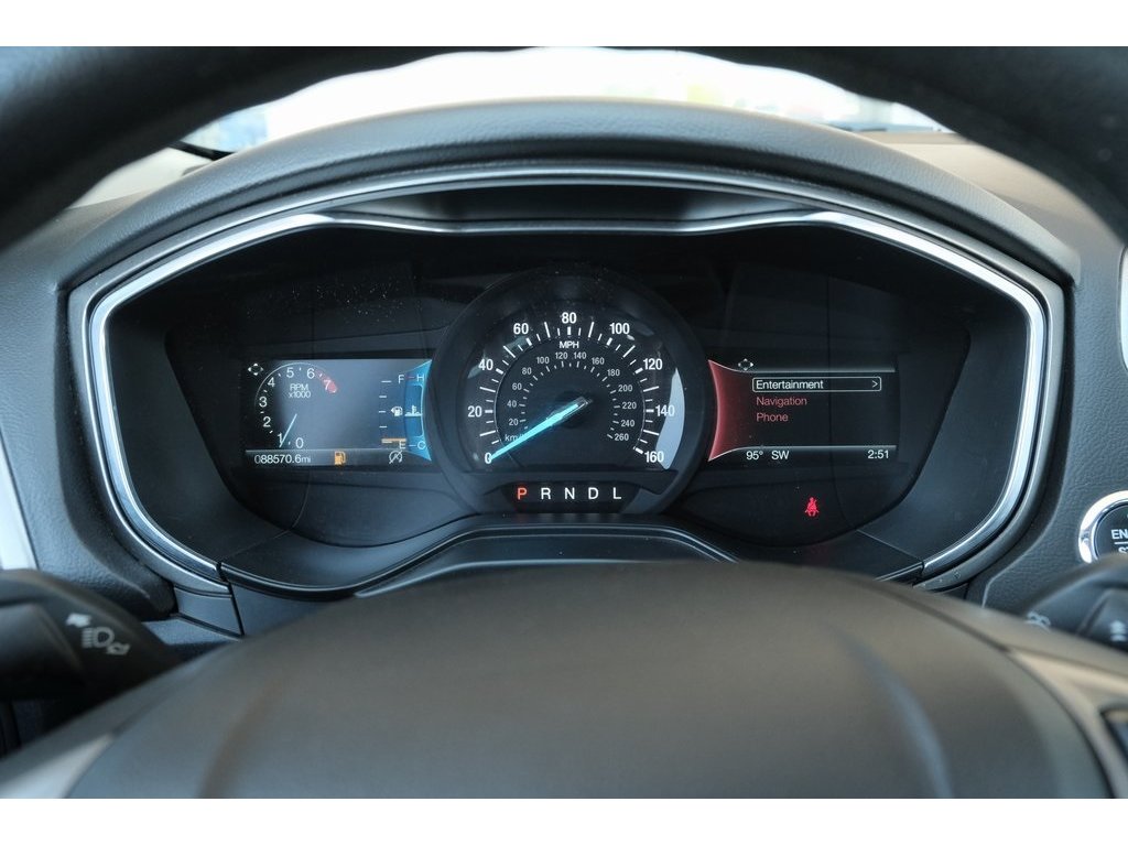 2020 Ford Fusion SE photo 10