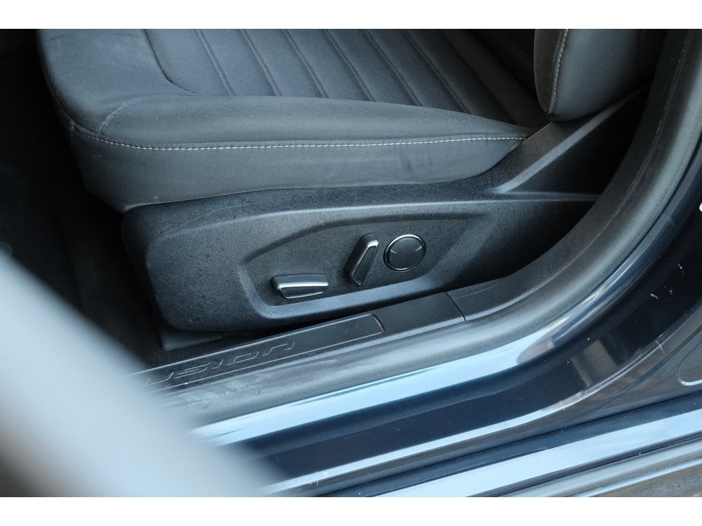 2020 Ford Fusion SE photo 14
