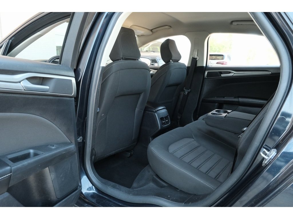 2020 Ford Fusion SE photo 20