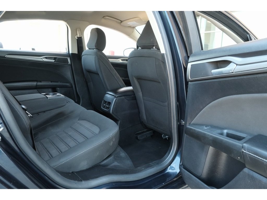 2020 Ford Fusion SE photo 22