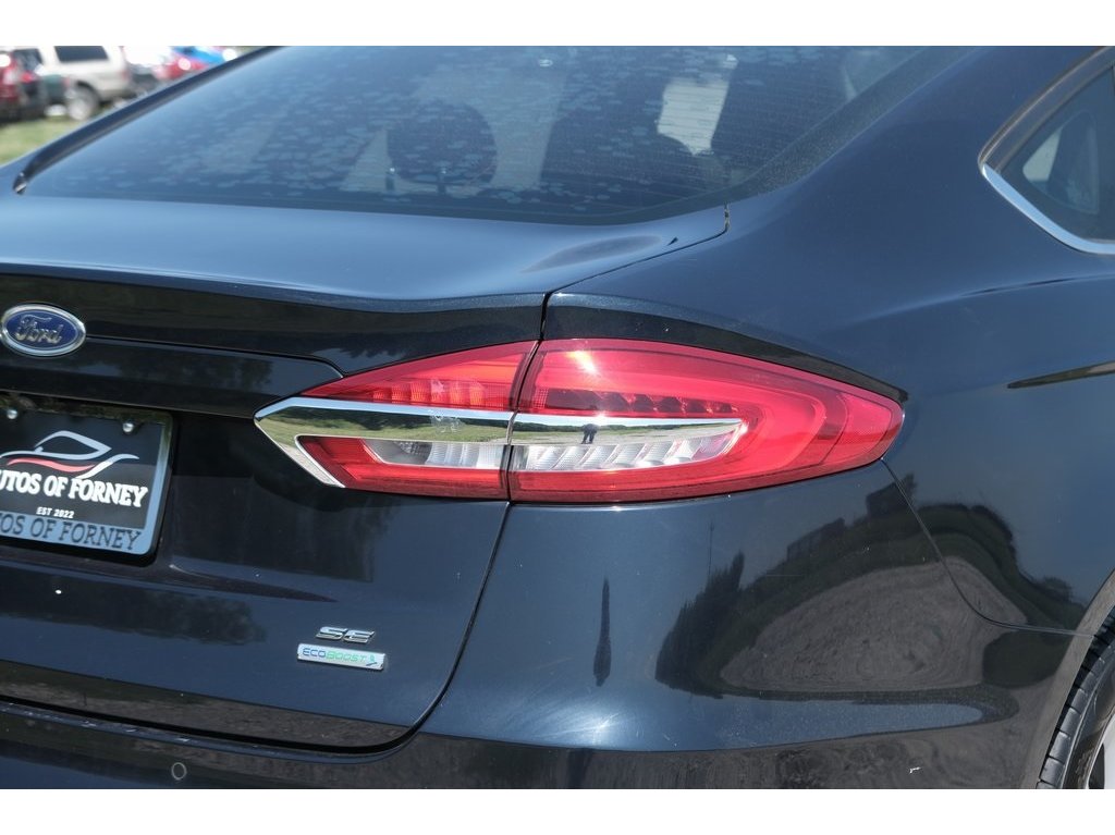2020 Ford Fusion SE photo 28