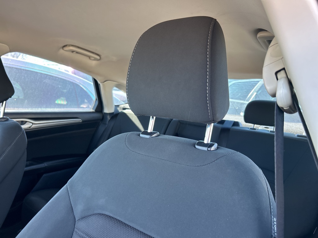 2020 Ford Fusion SE photo 33