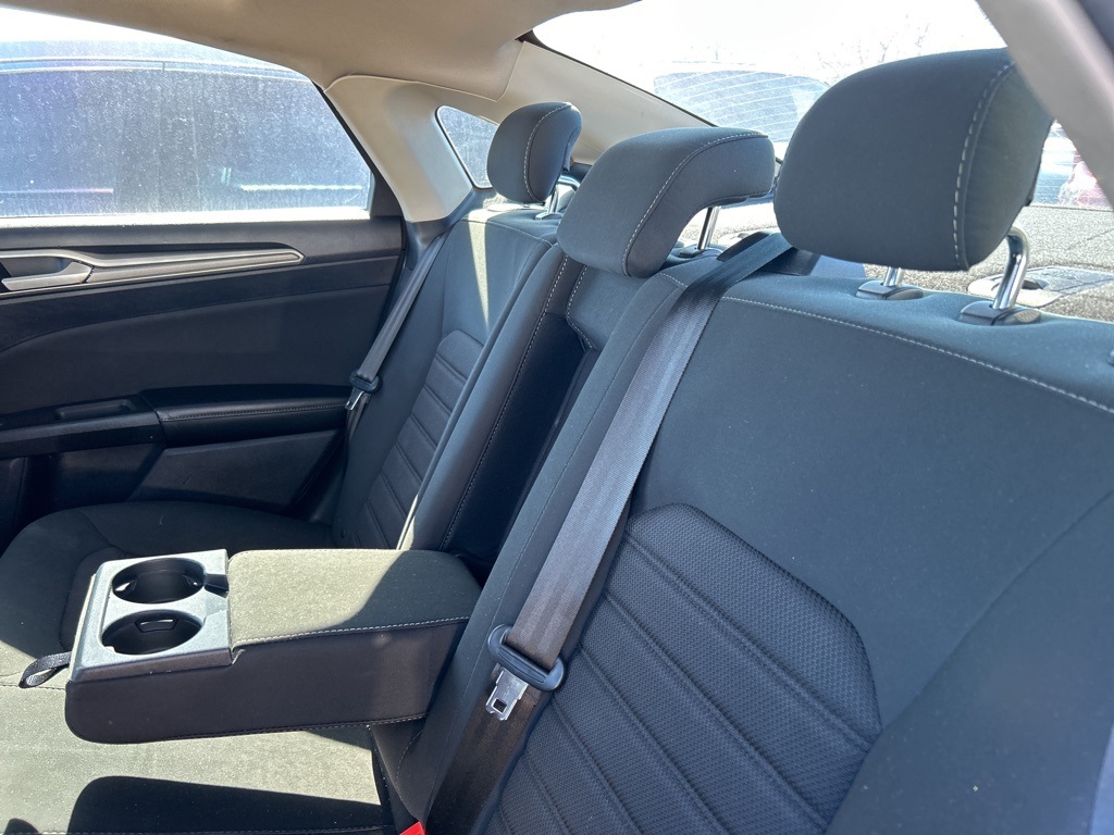 2020 Ford Fusion SE photo 34